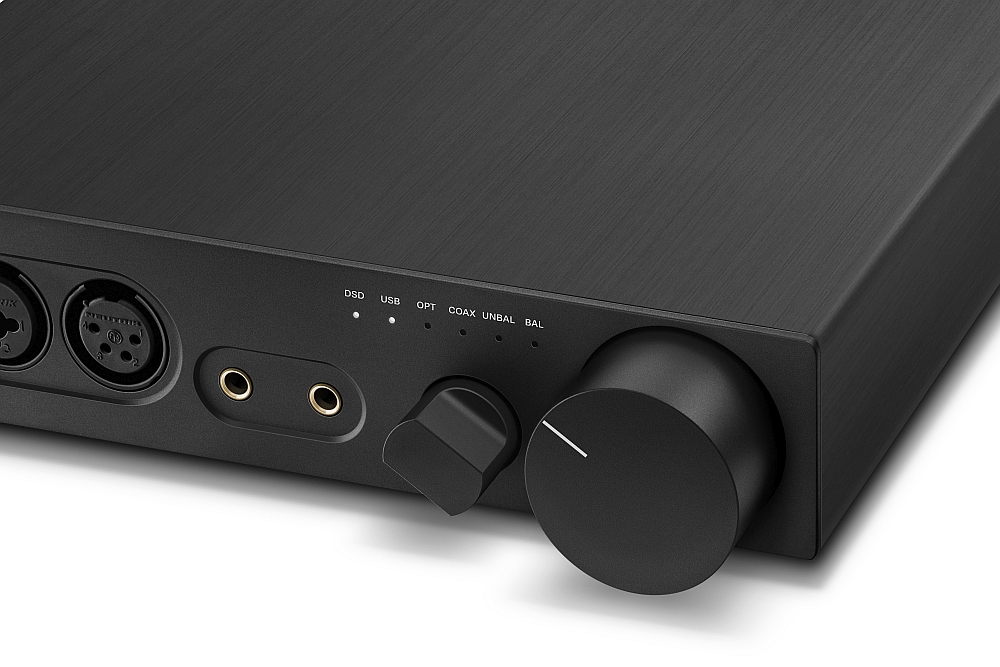 SoundStageAustralia.com - Sennheiser HDV 820 Headphone Amplifier